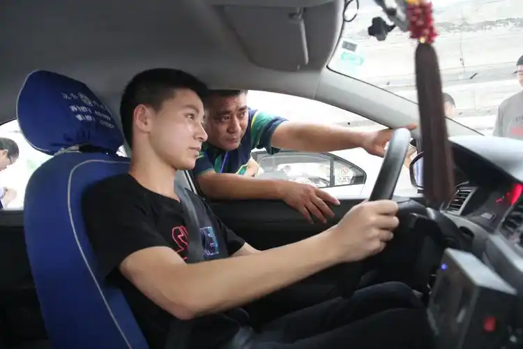 快乐学车,感谢有你——科目二廖永超老师教学