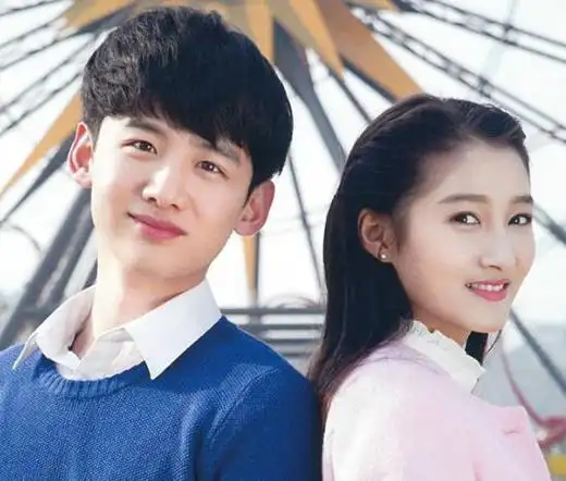 白敬亭承认喜欢关晓彤什么梗大学长小学妹还有这段故事