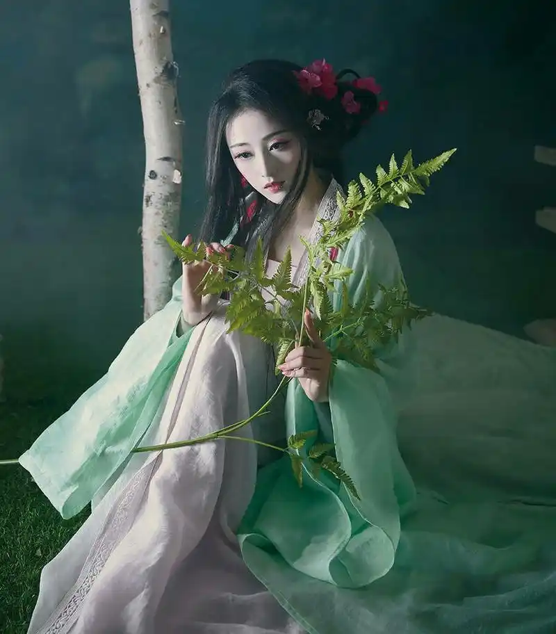 千秋无绝色悦目是佳人倾国倾城貌惊为天下人古风真人女头乛陌羽柔