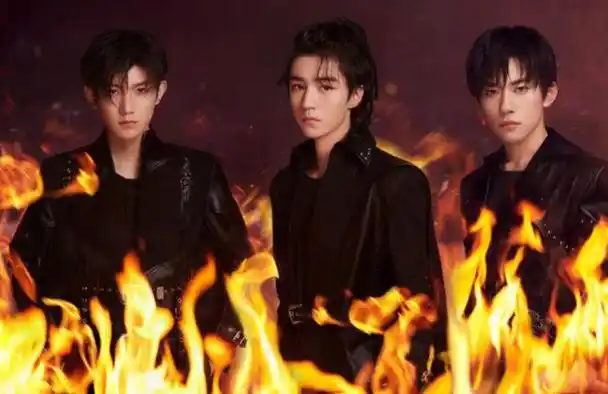 今年已经七周年了,于是tfboys的三小只开始为今年的周年主题拍摄封面