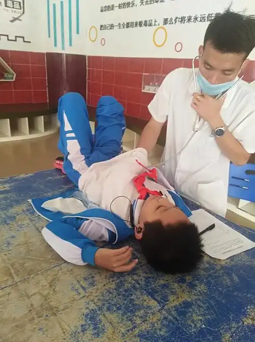 海口市秀英区东山中心小学2019学生健康体检工作