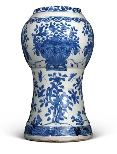 明万历青花花卉纹大花觚