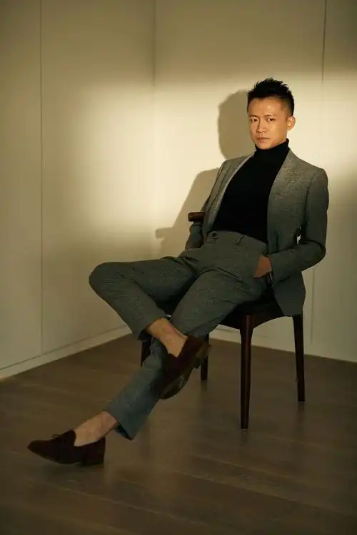 赫伯缔新郎装&优秀演员唐曾