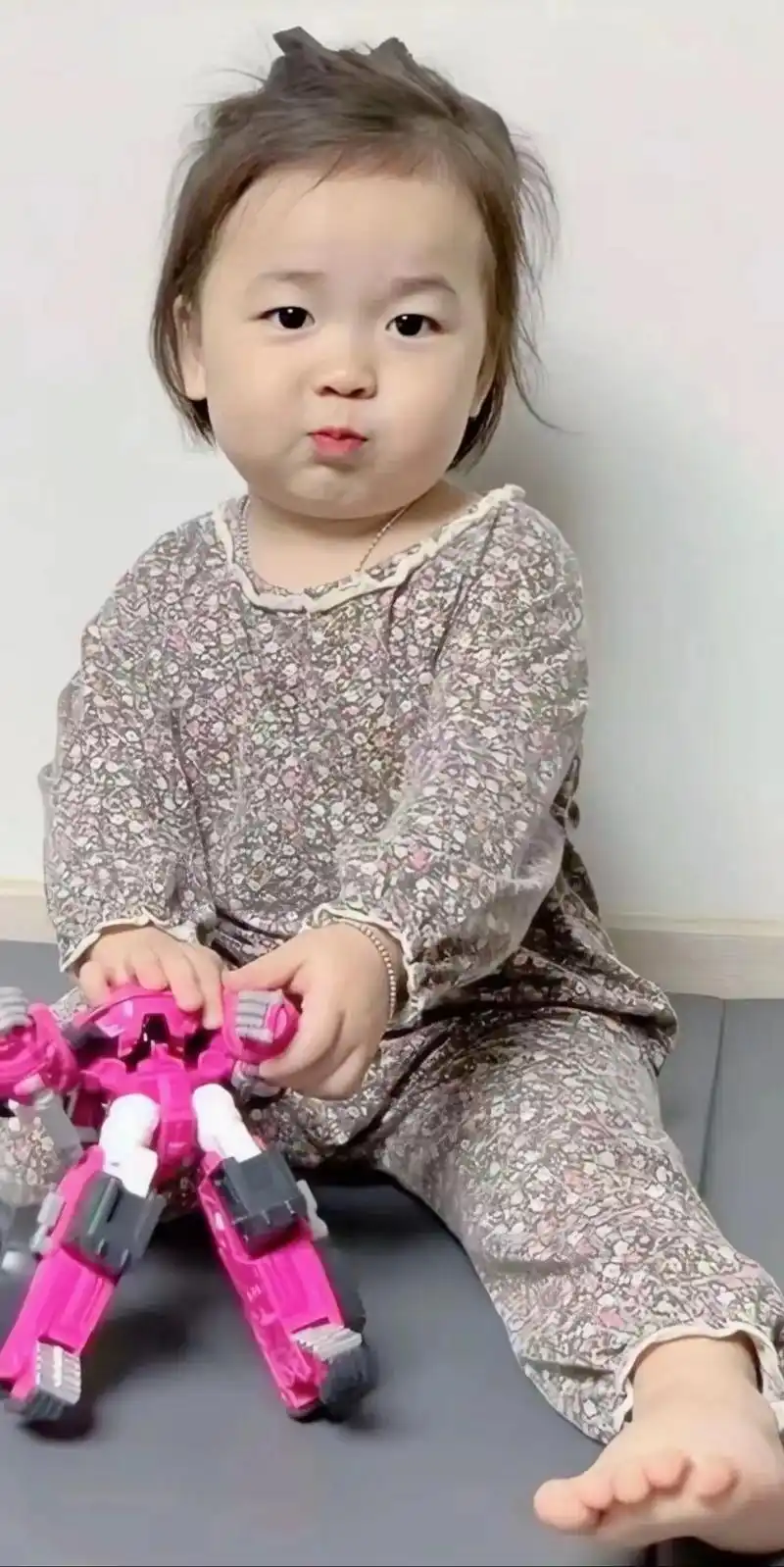 黄夏温 #哈温棒骨艾莎 #黄夏温表情包 - 抖音