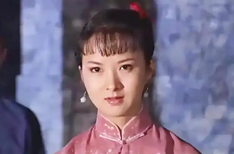 影后谢兰与师小红丁克12年39岁才当妈如今过得怎样