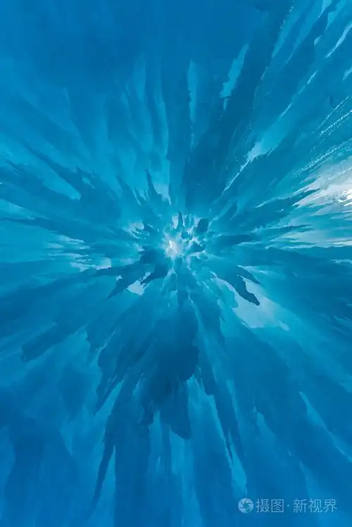 半透明的蓝色冰城堡