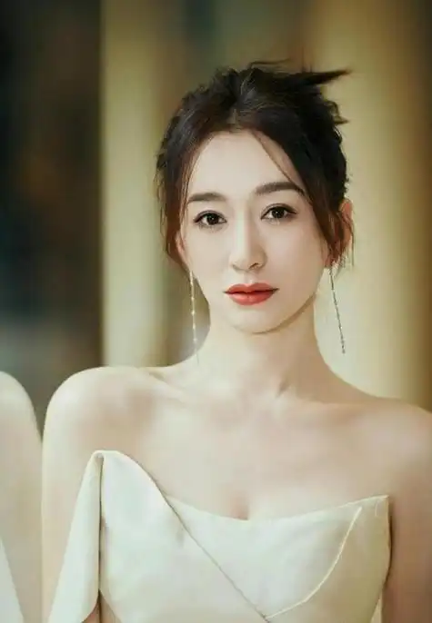 内娱玉腿江疏影:姐姐的腿不是腿,是塞纳河畔的春水!绝美到犯规