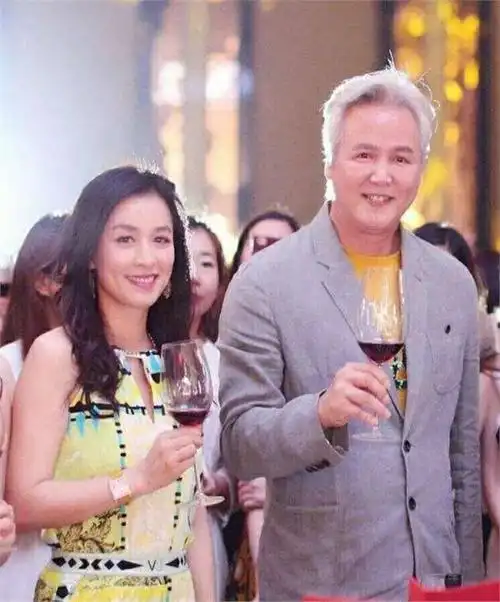 如今看来,张庭的女儿在前妻的孩子们面前,还能嚣张地的起来吗