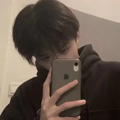 头像男自拍手机挡脸对镜男生自拍头像高清超帅图片