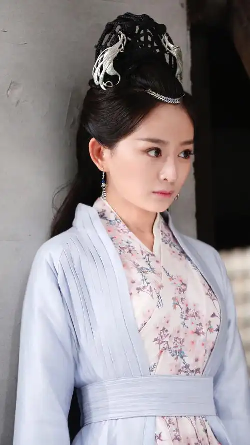 烈火如歌莹衣金泊含