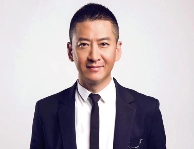 周杰不在"江湖"心豁达,深夜发文袒露退出娱乐圈原因