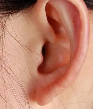 十个小动作拉拉耳朵就能补肾