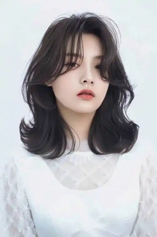 2024年流行发型大揭秘优雅魅力任你挑选