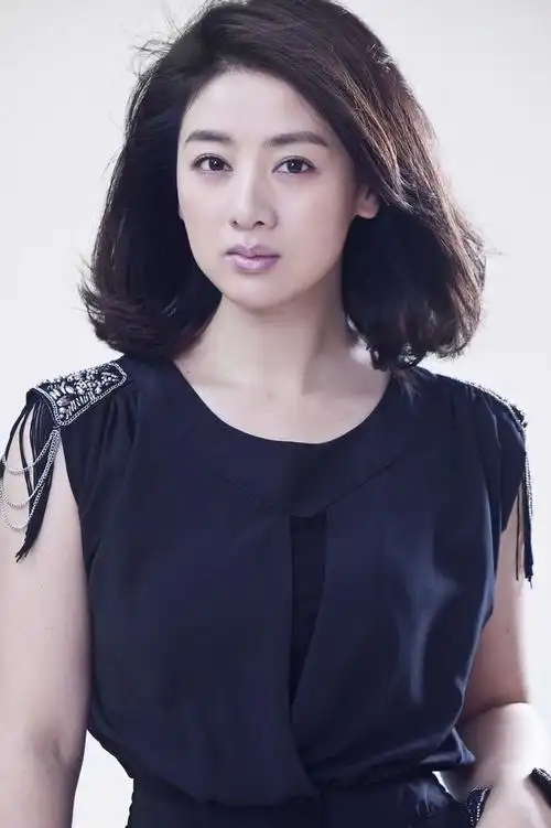 年少时太相信爱情选择22岁结婚,上年纪后被抛弃,38岁再遇好男人