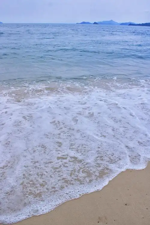 海边海浪浪花沙滩