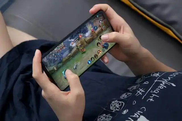 "我不知道那是钱",重庆12岁男生打游戏花了近17万