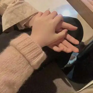 手控情侣头像祝天下所有情侣手牵手