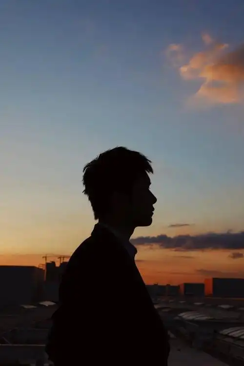 易烊千玺高清锁屏壁纸第七张腹肌照是我能看的吗捂脸