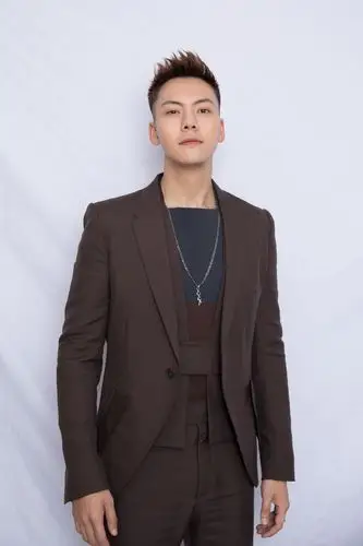 陈伟霆江苏卫视跨年官宣 舞台霆惊喜loading