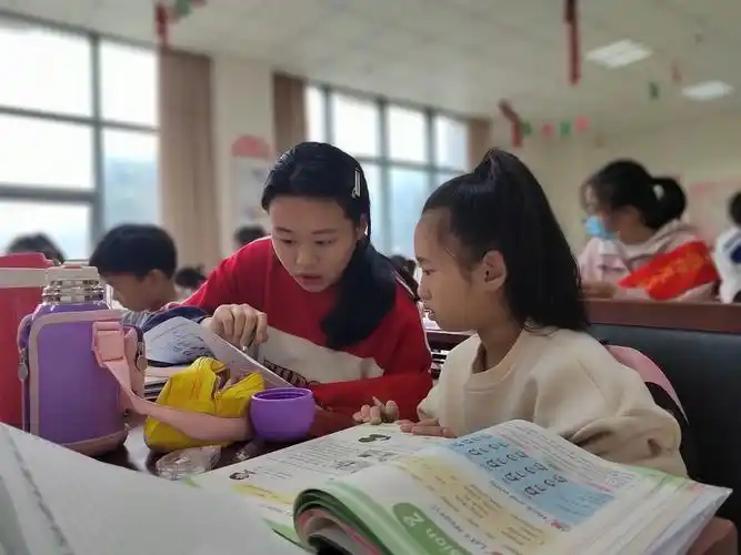 新雷锋青年志愿者协会支教有我与爱同行