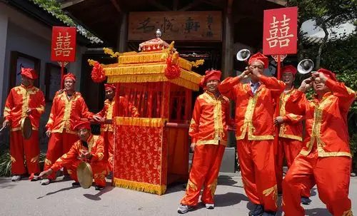 鹊桥相会 花轿迎亲 成就您美好,温馨的记忆.