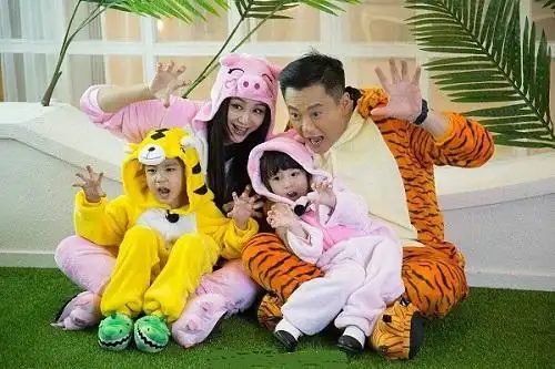 搜狐娱乐讯 《二胎时代》在一波三折中完美收官,曹颖,王斑家四岁的