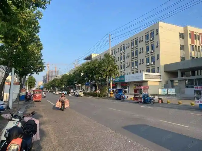 61km93路c黄元中心村距离1.50km62路d公交新城停