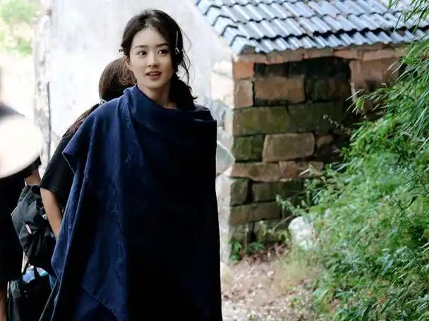 1987年出生于河北的赵丽颖如今已经年过而立.