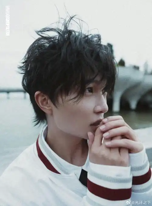 周深开始发疯式发图