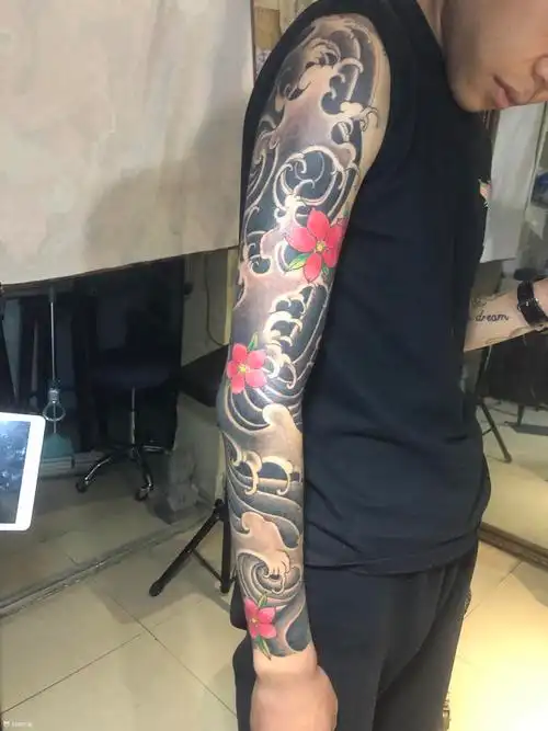 海浪花臂_纹身图案手稿图片_蝈蝈的纹身作品集