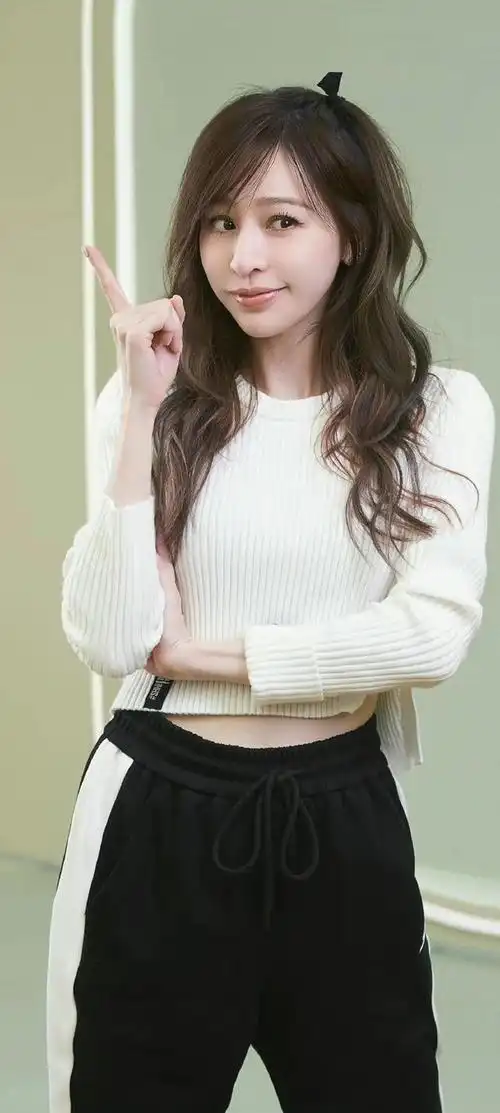 明星系列壁纸～王心凌_网易订阅