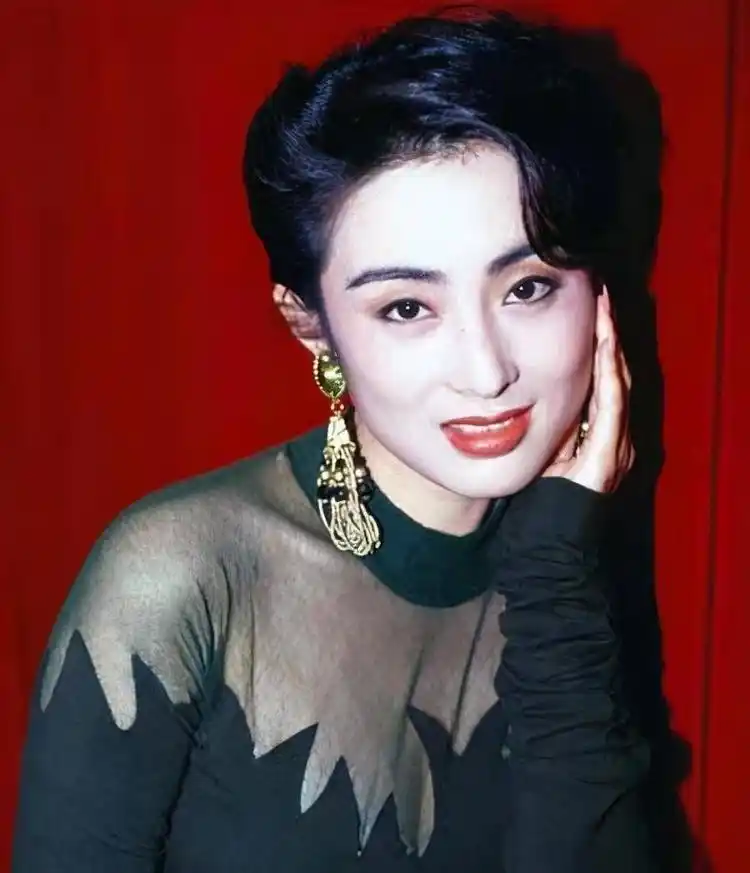 张敏瘦成骨头人,身体健康应该更重要 张敏因过度苗条的身材引起了许多