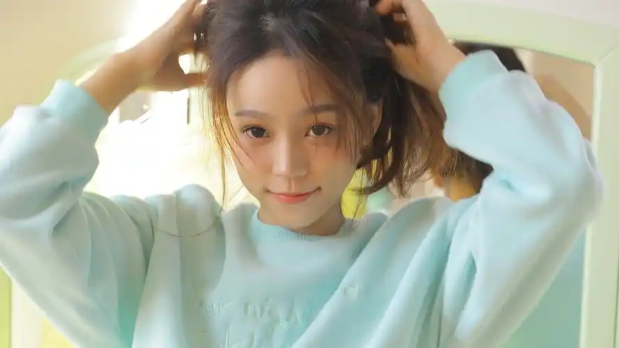 清爽美女白嫩性感写真桌面壁纸壁纸6