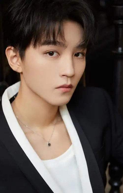 王俊凯的锁骨##王俊凯