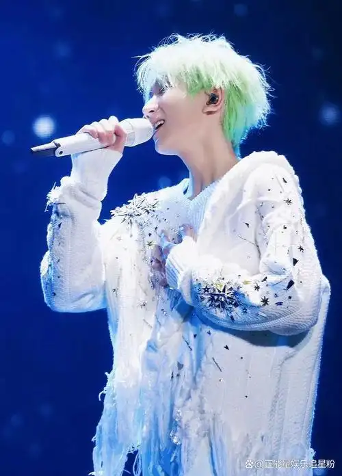 看完王源的演唱会,有被他的真诚整破防,因为绿色是他的应援色,就把