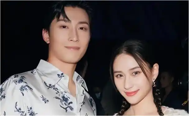 杨紫落败左耳女主花落陈都灵与邓为吻戏流鼻血