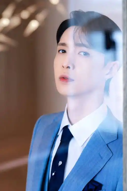 张艺兴正装照##张艺兴演唱七子之歌##张艺兴益起来