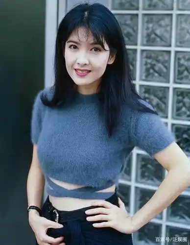 周慧敏为维持身材减缓衰老,不生孩子不晒太阳,53岁像18岁