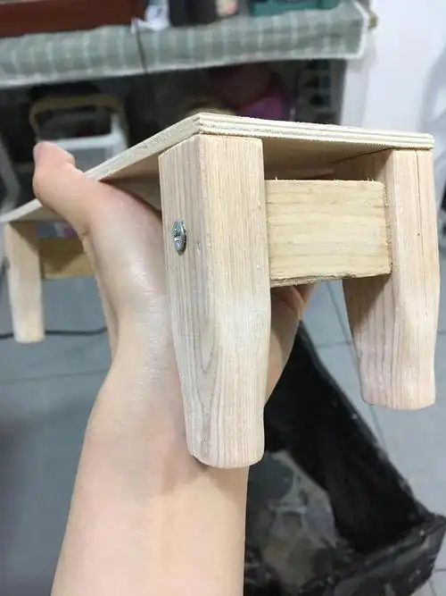 做了一个编绳小凳子