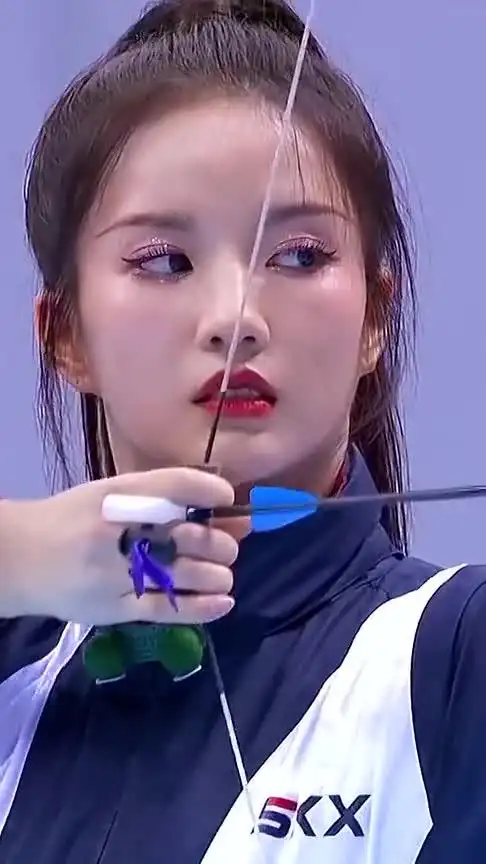 硬糖少女射箭合集不得不说刘些宁的五官真的太有辨识度了好高贵