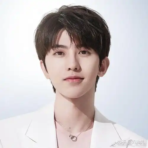 蔡徐坤的证件照有没有可以洗出来的那种! - 知乎