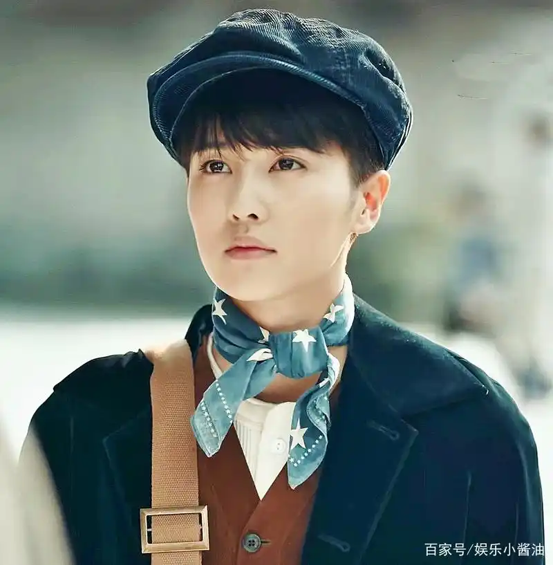 《烈火军校》白鹿服饰大盘点,换上女装的她美爆了,男女扮相通杀