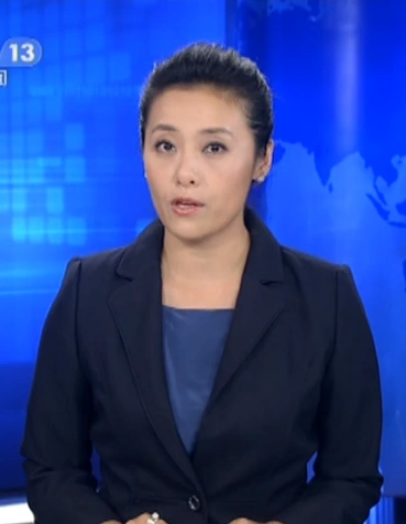 这女主持人叫什么? 谢谢