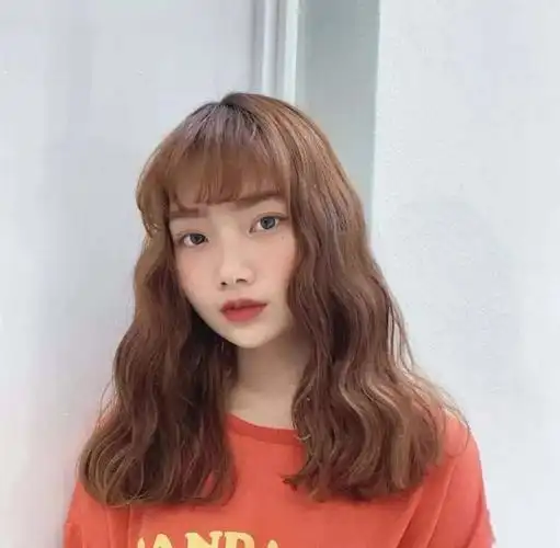 2020烫个水波纹小卷毛发型