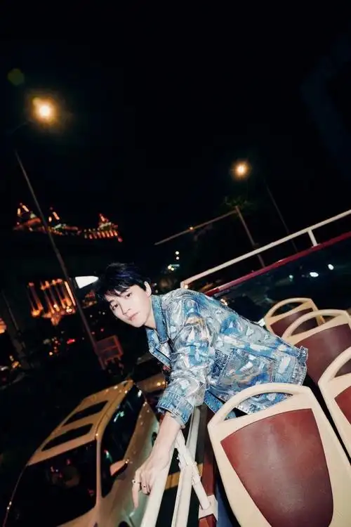 meloveyou舞台#王俊凯《let me love you》舞台造型刺绣牛仔外套造型