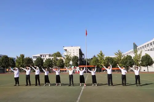 三中举行第33届体育艺术节暨秋季田径运动会_校园新闻_新沂市第三中学