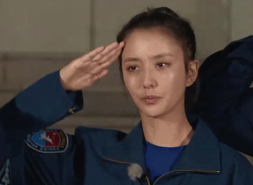 佟丽娅gif女神gif敬礼gif真正男子汉2gif综艺gif美哭gif酷酷哒gif