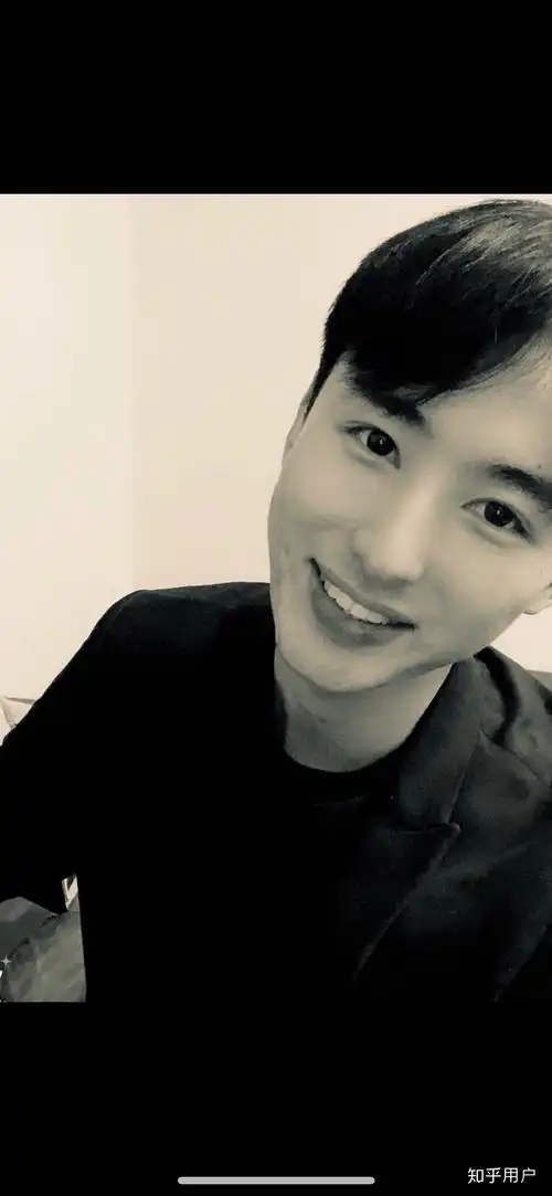 你看过最好看的男生露齿笑的照片是哪张