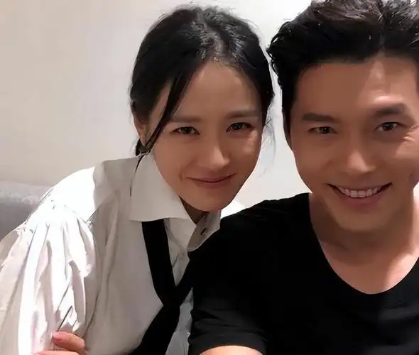 玄彬与孙艺珍这对从剧中走入现实的恋人,深得网友们的支持与看好,两人