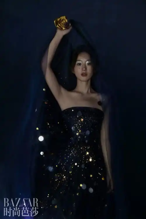 赵丽颖时尚芭莎闭年刊封面##赵丽颖雪祭司神女妆